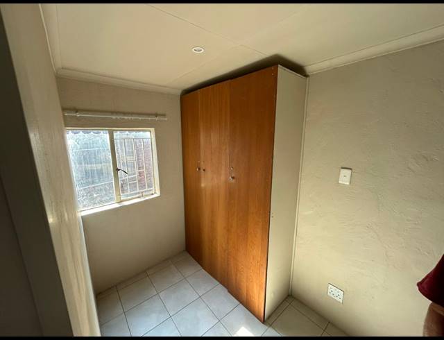 1 BEDROOM FLAT TO LET IN RIETFONTEIN AH